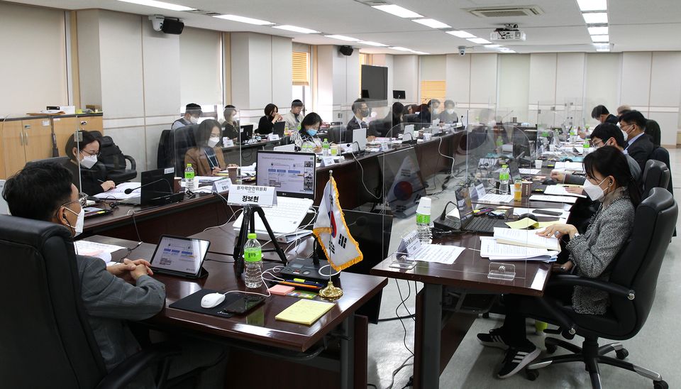 원자력안전위원회는 지난 11월 30일부터 12월 1일까지 화상으로 개최된 ‘제13차 한·중·일 원자력안전 고위규제자회의(TRM)’에 참석했다.